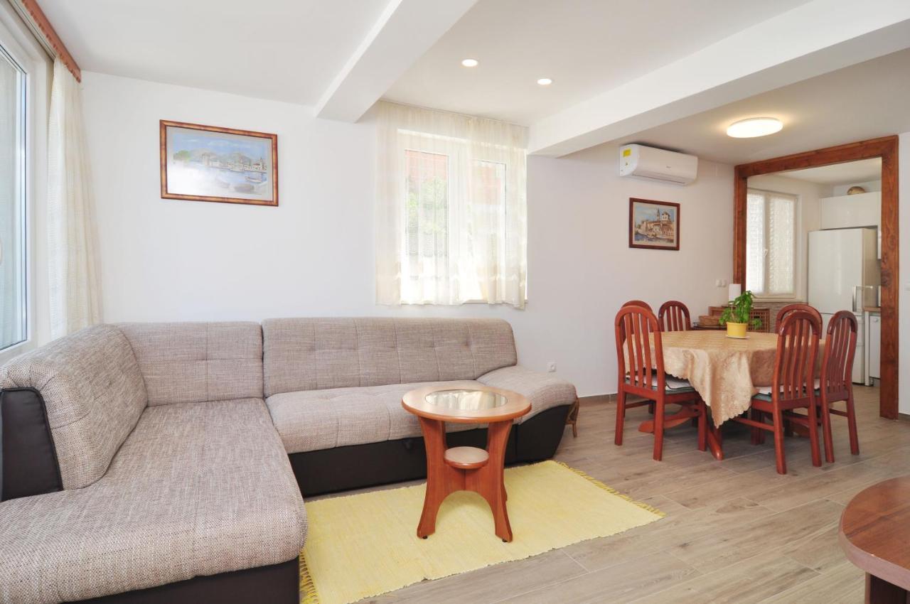 On The Beach, Zoranka Appartement